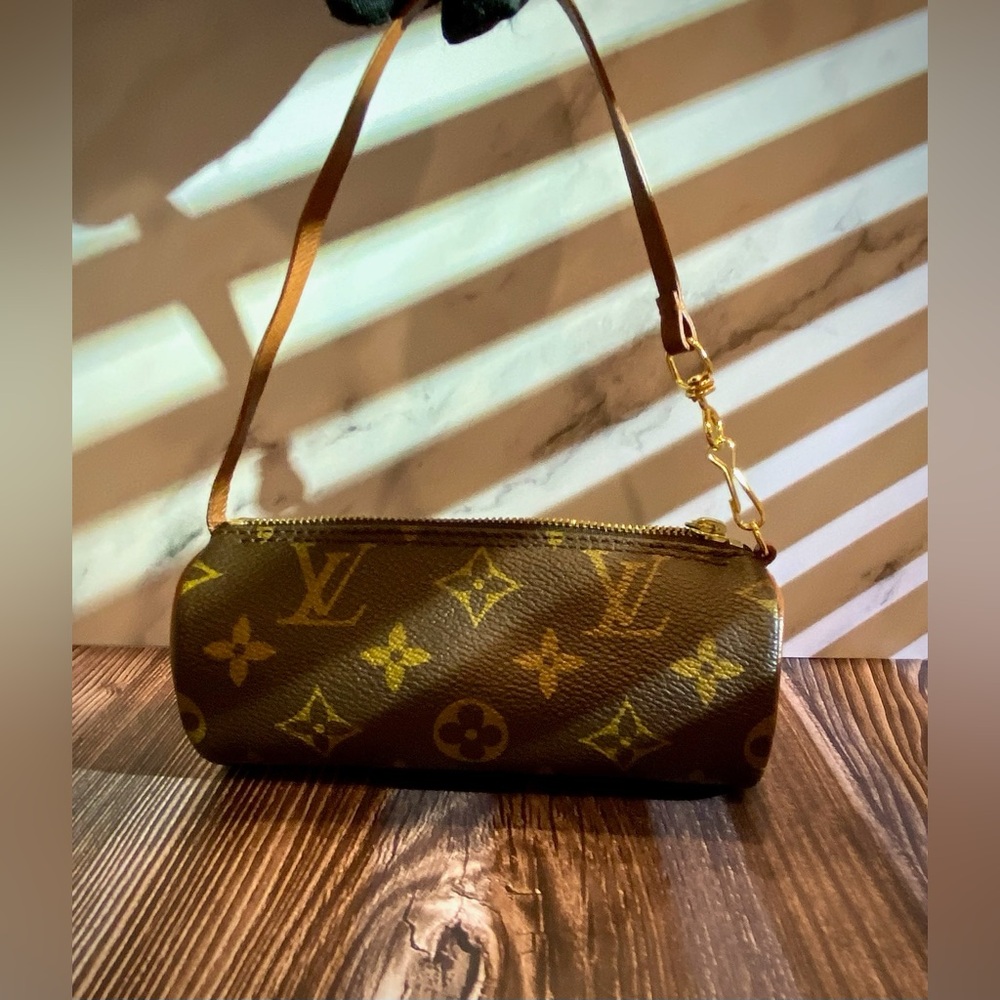 GENTLY USED - LOUIS VUITTON BROWN PAPILLON POUCH MONOGRAM - Picture 2 of 7